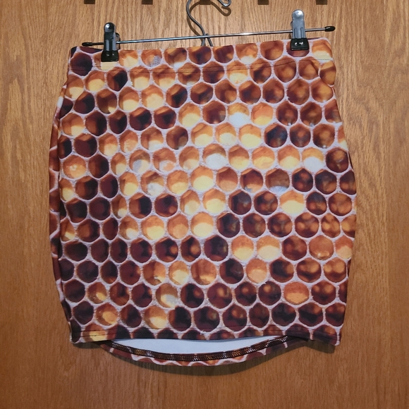 BlackMilk Honey I'm Home Wifey Skirt - Picture 2 of 3